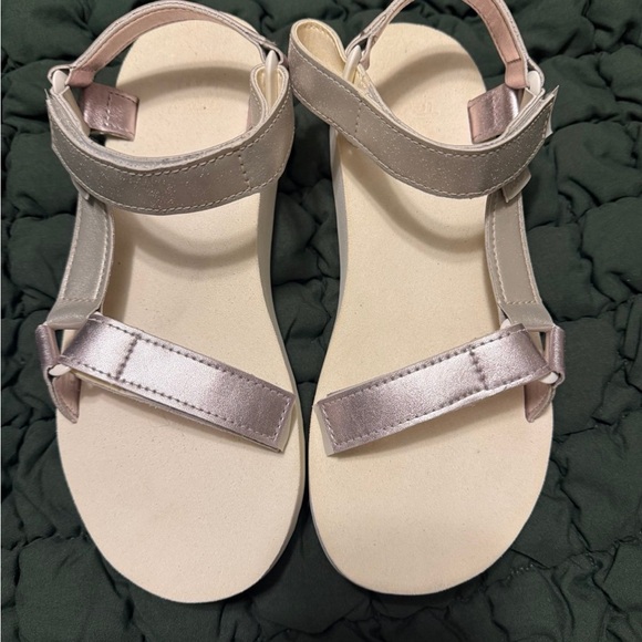Women’s Teva Platform Sandals - Picture 2 of 5